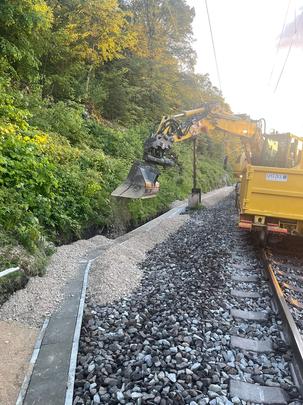 Trackside construction logistics